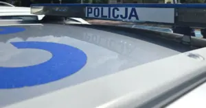 Nietrzeźwy z zakazem i narkotykami chciał przekupić policjantów!