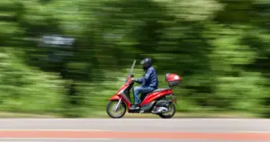 Motorowerzysto, nie daj się wkręcić! Na co uważać na drodze?