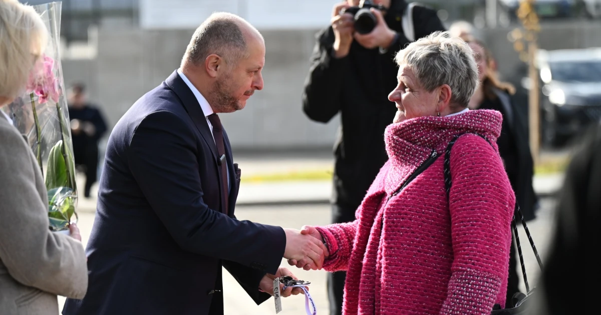 Ponad 300 nowych mieszkań w Rudzie Śląskiej. Pierwsi lokatorzy odebrali klucze