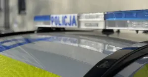 Pijany kierowca Opla jechał ścieżką rowerową. Miał blisko 1,5 promila i zakaz sądowy
