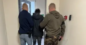 Pornografia dziecięca w telefonie poszukiwanego listem gończym. Zatrzymanie w Jaworznie