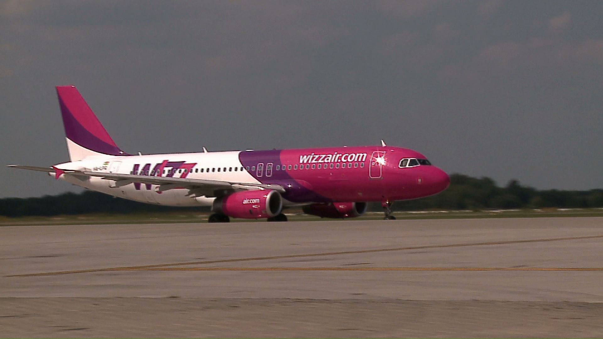 WizzAir zawiesza połączenia z Polski. Wszystko przez Covid i szczepienia